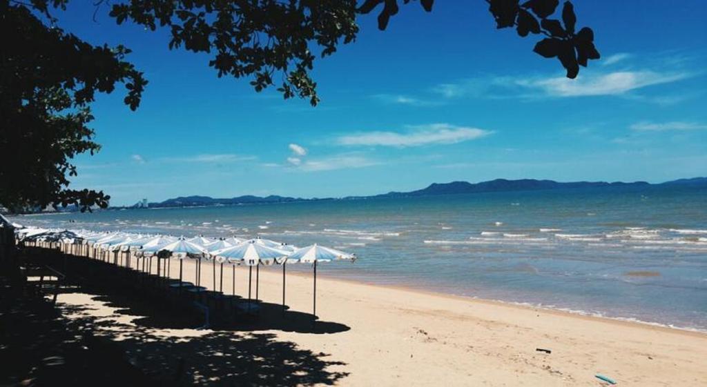 Lpn Park Beach Tour B Jomtien Beach Buitenkant foto